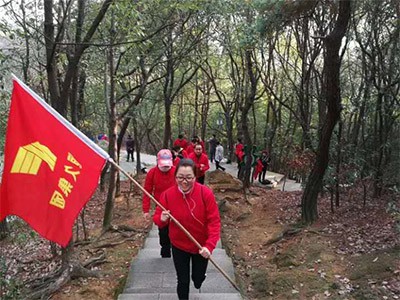 2020041614043889213 2020041614043889213